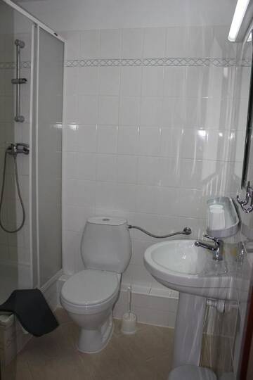 Фото номера Трехместный номер Отель Country Holiday Hotel г. Косево 4
